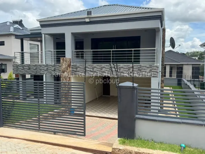 Townhouse/Cluster for Sale in Carrick Creagh Estate, Harare