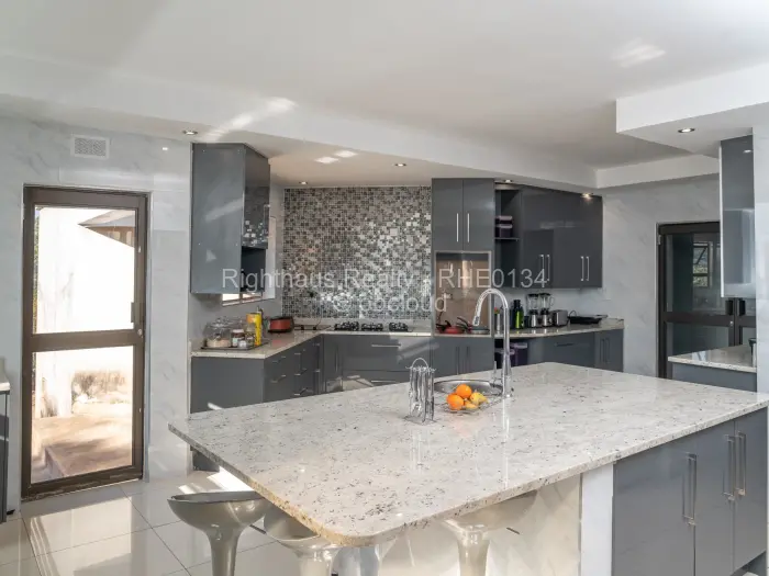 5 Bedroom House for Sale in Borrowdale, Harare