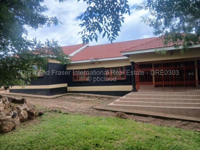 4 Bedroom House for Sale in Kadoma, Kadoma