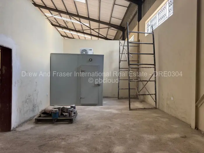 Warehouse/Industrial to Rent in Chitungwiza, Chitungwiza