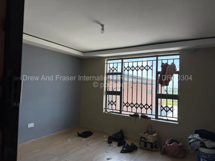 Warehouse/Industrial to Rent in Chitungwiza, Chitungwiza