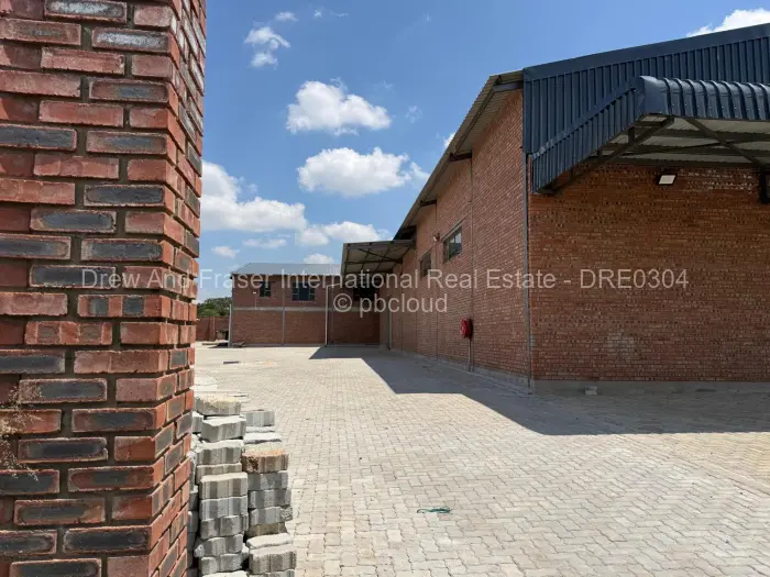 Warehouse/Industrial to Rent in Chitungwiza, Chitungwiza