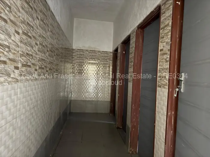 Warehouse/Industrial to Rent in Chitungwiza, Chitungwiza