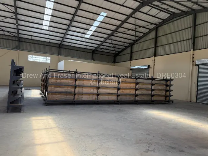 Warehouse/Industrial to Rent in Chitungwiza, Chitungwiza