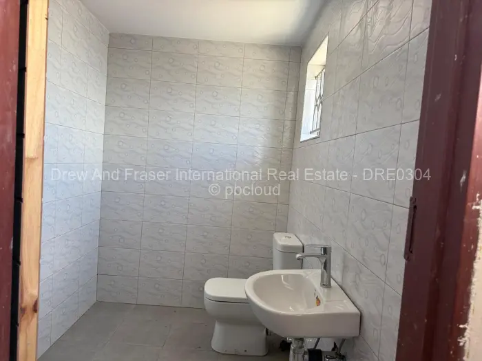 Warehouse/Industrial to Rent in Chitungwiza, Chitungwiza