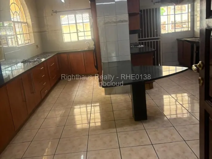 9 Bedroom House to Rent in Greystone Park