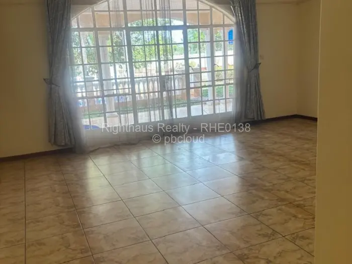 9 Bedroom House to Rent in Greystone Park