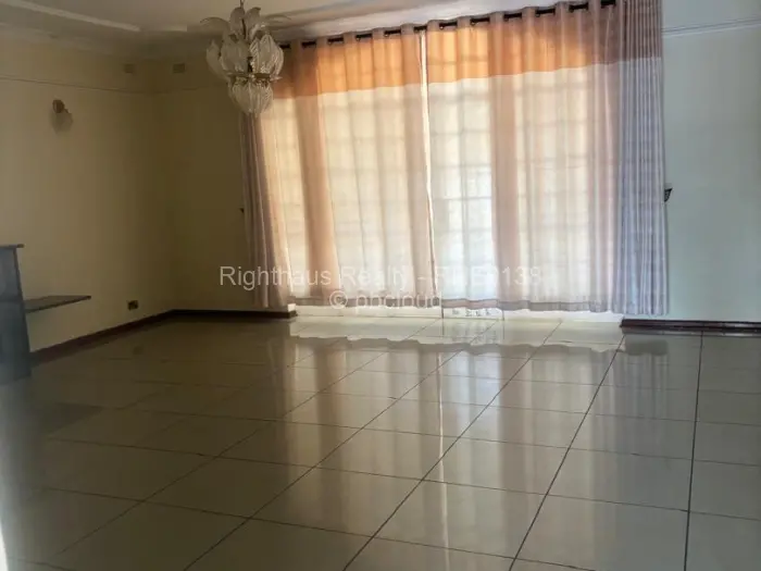 9 Bedroom House to Rent in Greystone Park