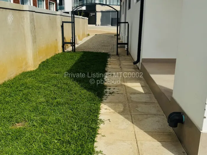 Townhouse/Cluster to Rent in Borrowdale West, Harare