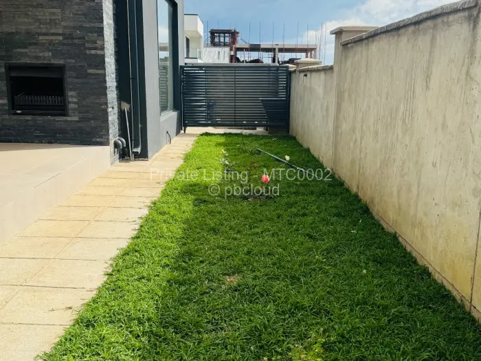 Townhouse/Cluster to Rent in Borrowdale West, Harare