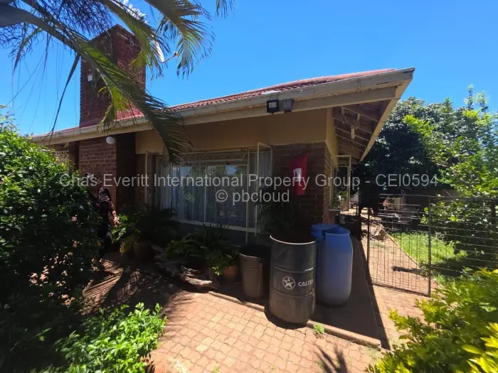 3 Bedroom House for Sale in Paddonhurst, Bulawayo