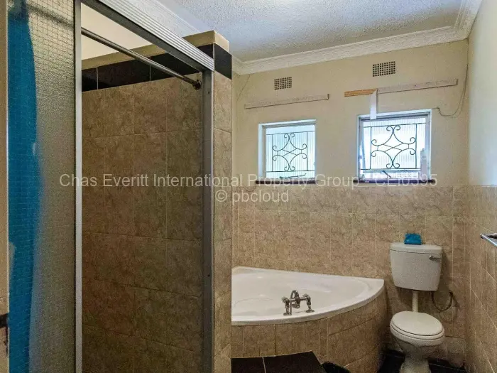 4 Bedroom House for Sale in Alexandra Park, Harare