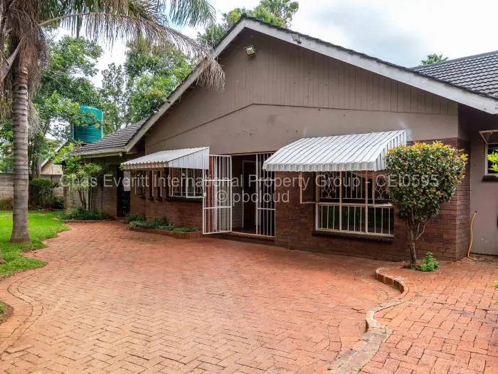 4 Bedroom House for Sale in Alexandra Park, Harare