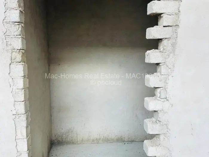 Townhouse/Cluster for Sale in Emerald Hill, Harare