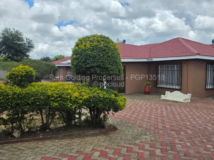 5 Bedroom House for Sale in Manningdale, Bulawayo
