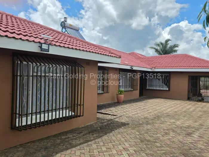 5 Bedroom House for Sale in Manningdale, Bulawayo