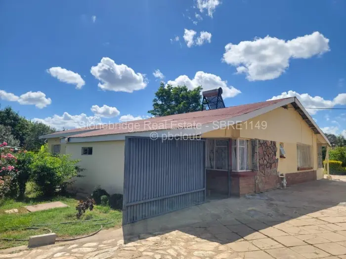 3 Bedroom House for Sale in Lochview, Bulawayo