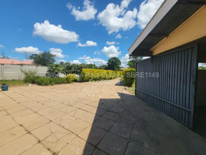 3 Bedroom House for Sale in Lochview, Bulawayo