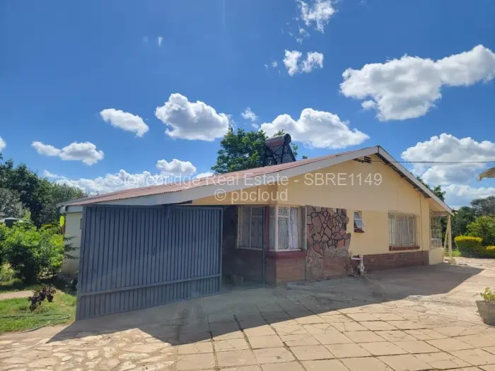 3 Bedroom House for Sale in Lochview, Bulawayo