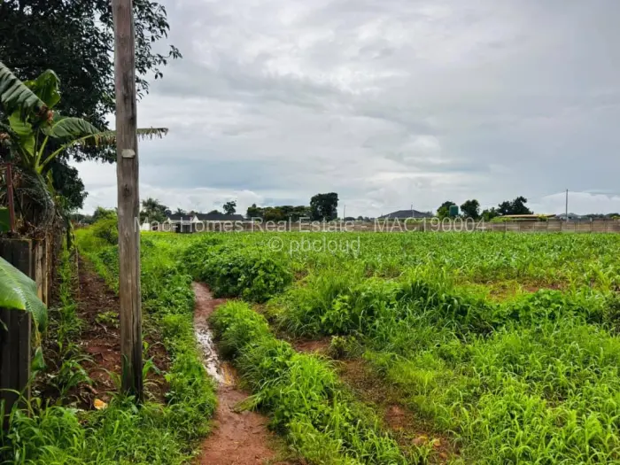 Residential Stand for Sale in Norton, Norton