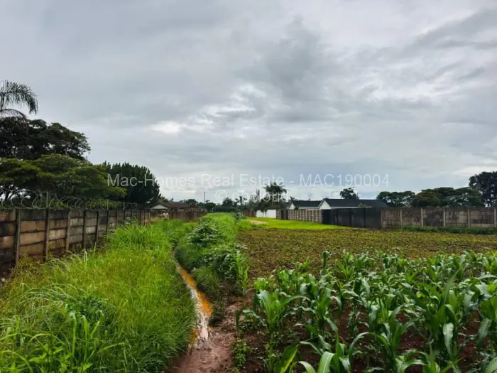 Residential Stand for Sale in Norton, Norton