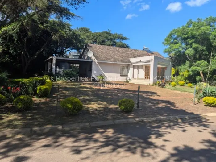 Townhouse/Cluster to Rent in Borrowdale Brooke, Harare