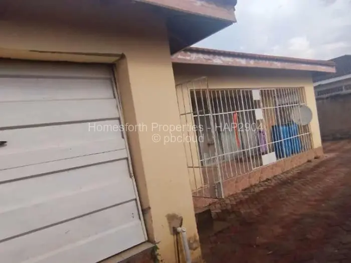 4 Bedroom House for Sale in Mainway Meadows, Harare