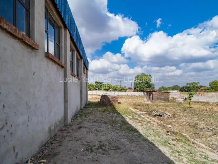 Warehouse/Industrial for Sale in Chitungwiza, Chitungwiza