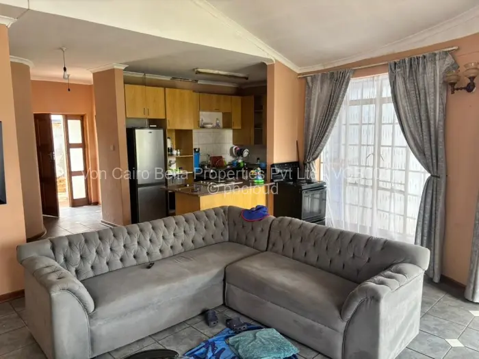 Townhouse/Cluster for Sale in Bluff Hill, Harare