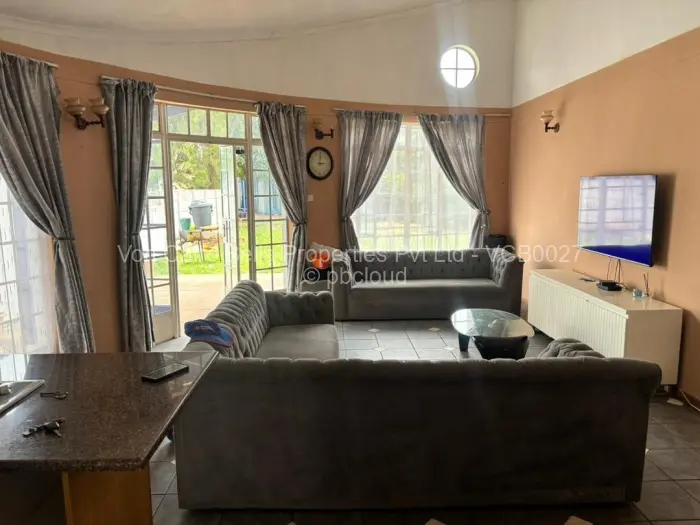 Townhouse/Cluster for Sale in Bluff Hill, Harare