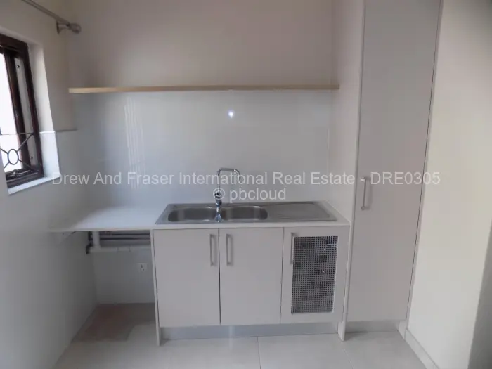 Townhouse/Cluster to Rent in Newlands, Harare