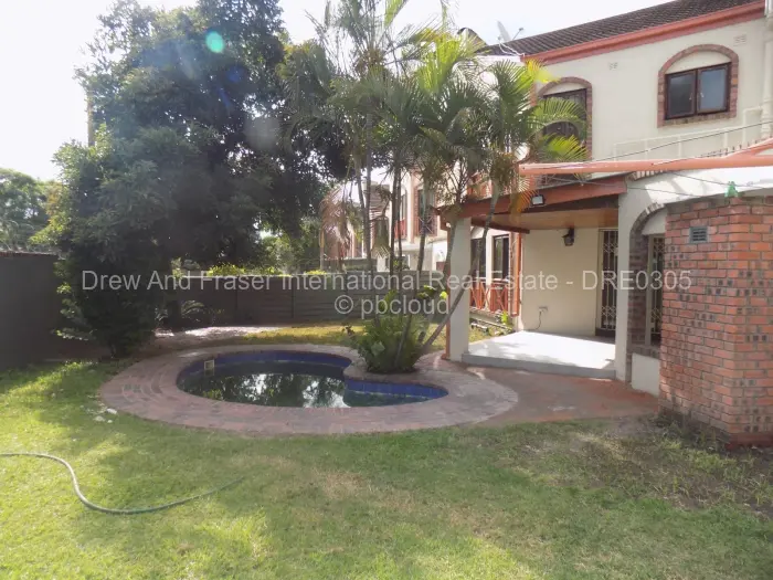 Townhouse/Cluster to Rent in Newlands, Harare