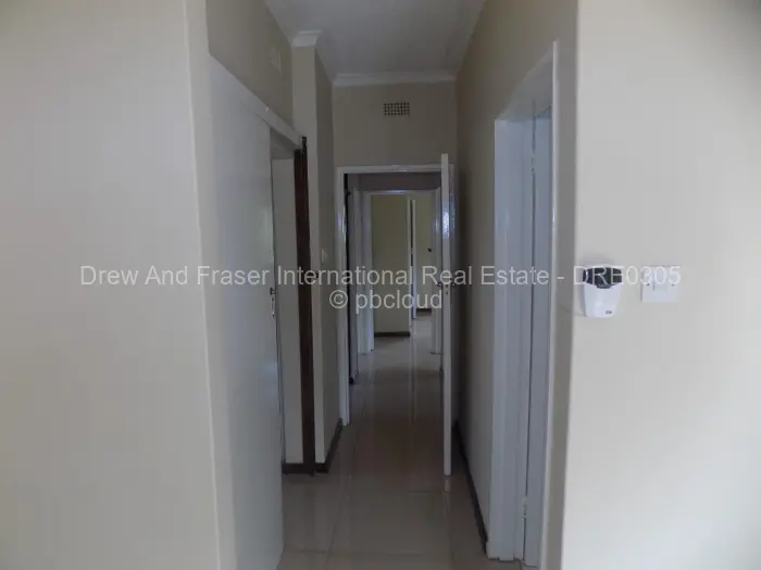 Townhouse/Cluster to Rent in Newlands, Harare