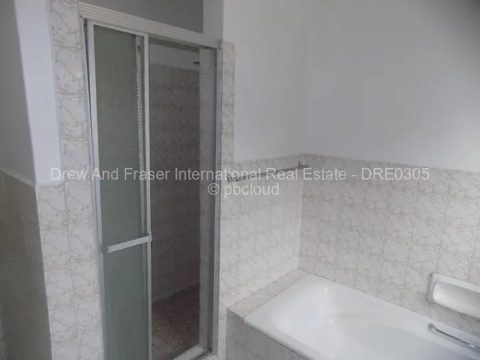 Townhouse/Cluster to Rent in Newlands, Harare