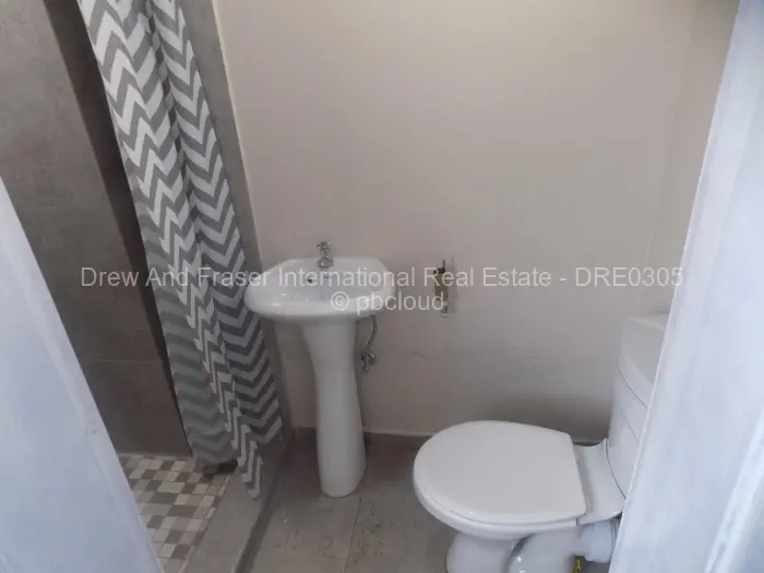 Townhouse/Cluster to Rent in Newlands, Harare