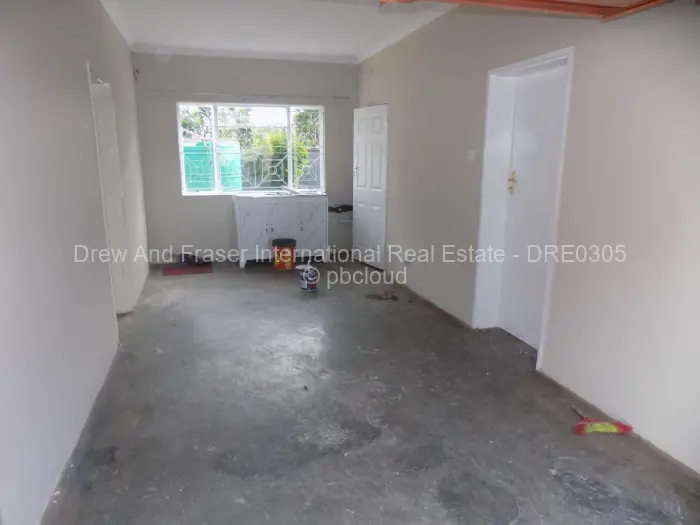 Townhouse/Cluster to Rent in Newlands, Harare