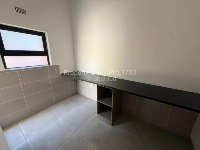 Townhouse/Cluster to Rent in Pomona