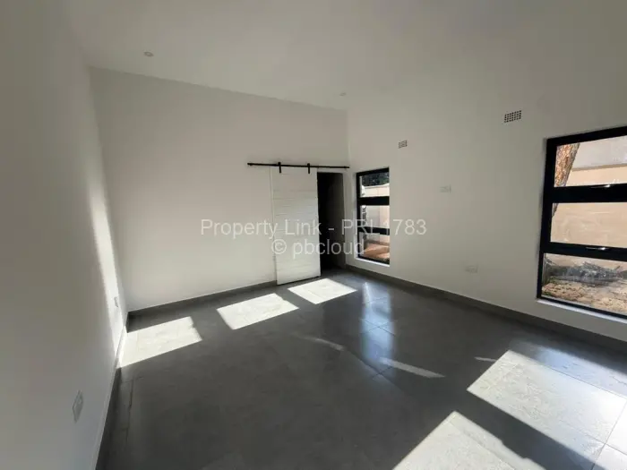 Townhouse/Cluster to Rent in Pomona