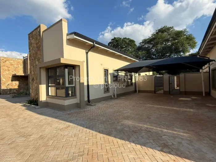 Townhouse/Cluster to Rent in Pomona