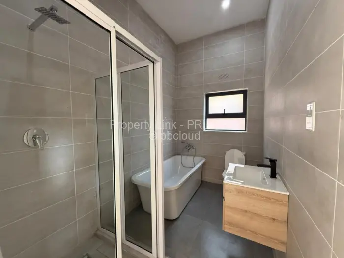 Townhouse/Cluster to Rent in Pomona