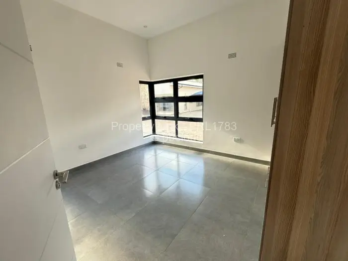 Townhouse/Cluster to Rent in Pomona