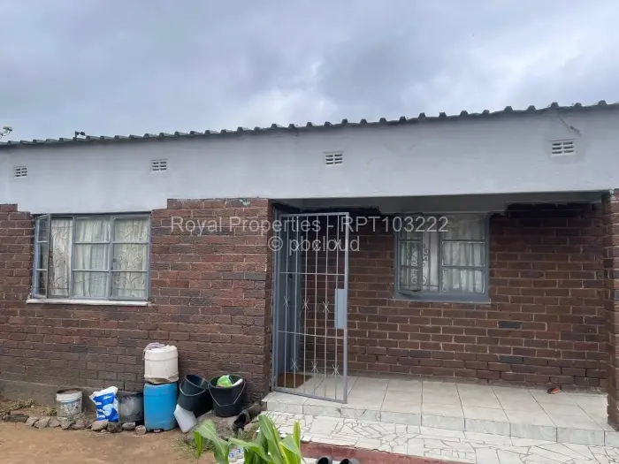 4 Bedroom House for Sale in Highfield, Harare