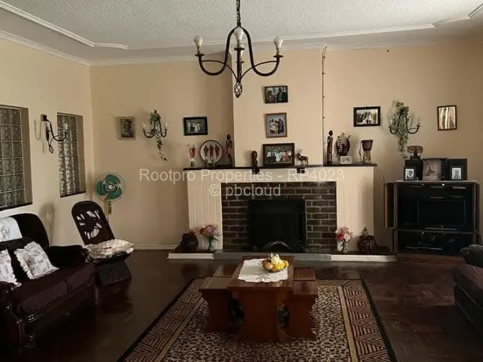 8 Bedroom House for Sale in Vumba, Vumba