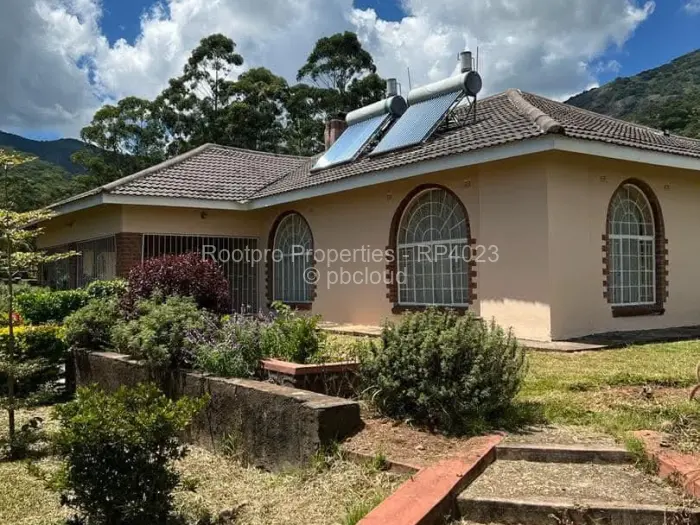 8 Bedroom House for Sale in Vumba, Vumba