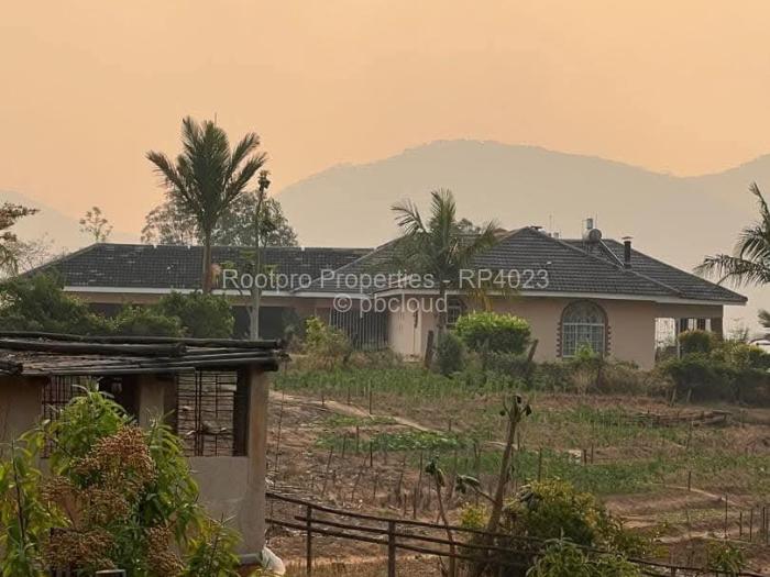 8 Bedroom House for Sale in Vumba, Vumba