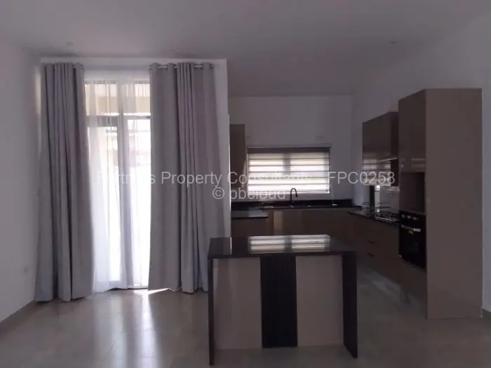 Townhouse/Cluster to Rent in Pomona