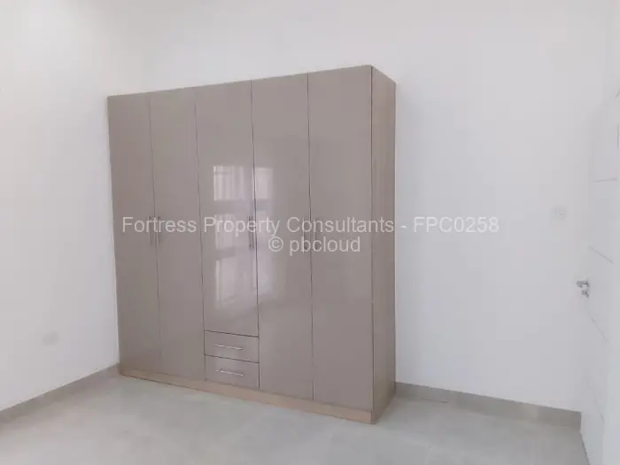 Townhouse/Cluster to Rent in Pomona