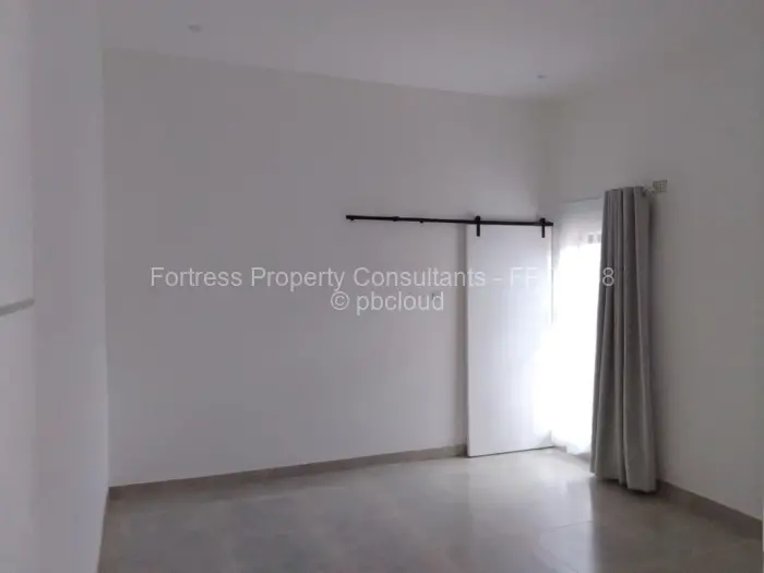 Townhouse/Cluster to Rent in Pomona