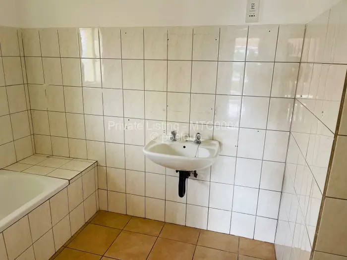 Flat/Apartment to Rent in Borrowdale Brooke