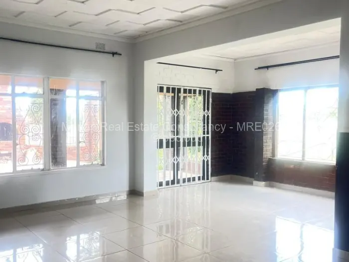 5 Bedroom House to Rent in Newton West, Bulawayo